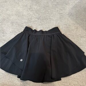 Brand new lululemon size 4 tennis skirt